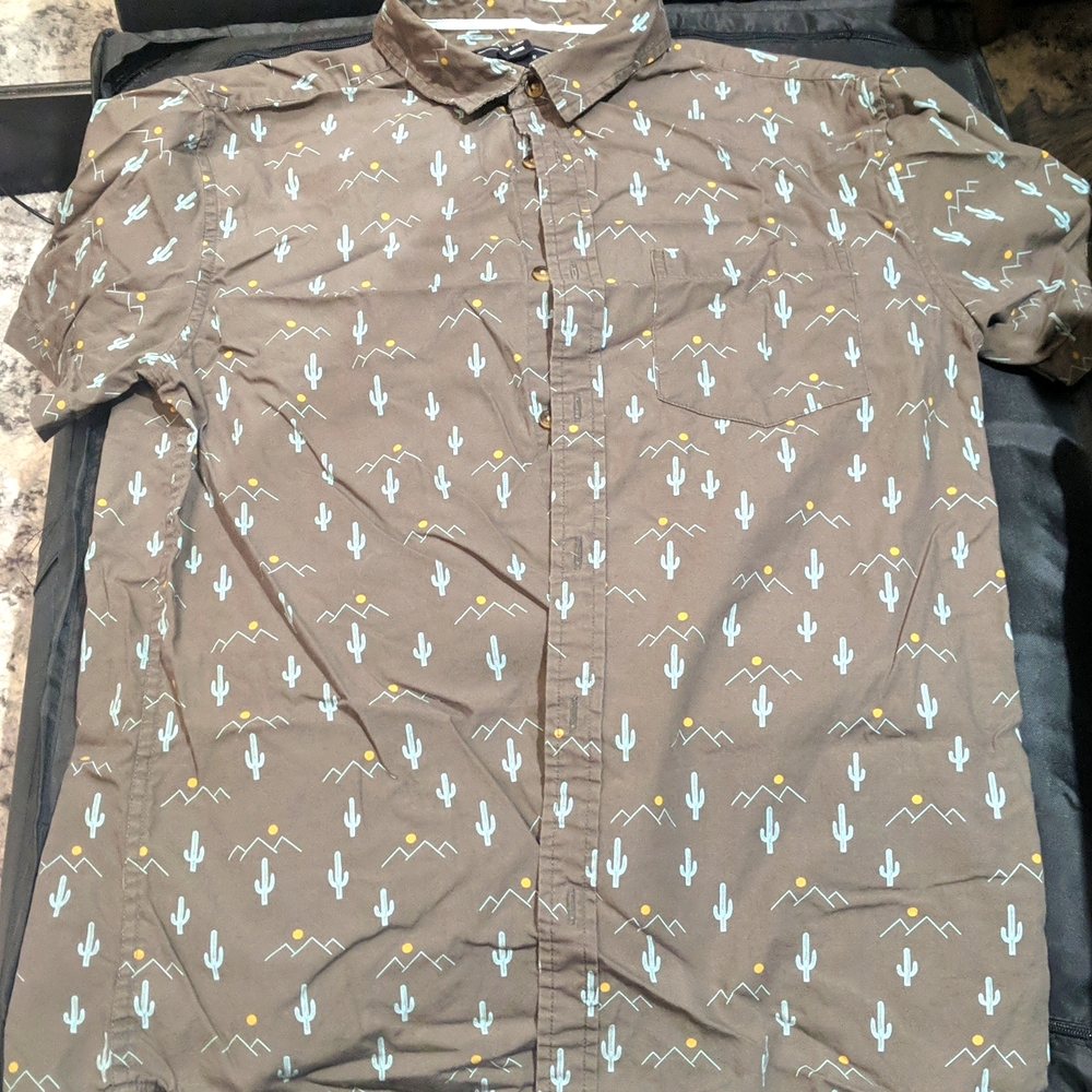 Forever 21 short sleeve men shirt cactus olive size s